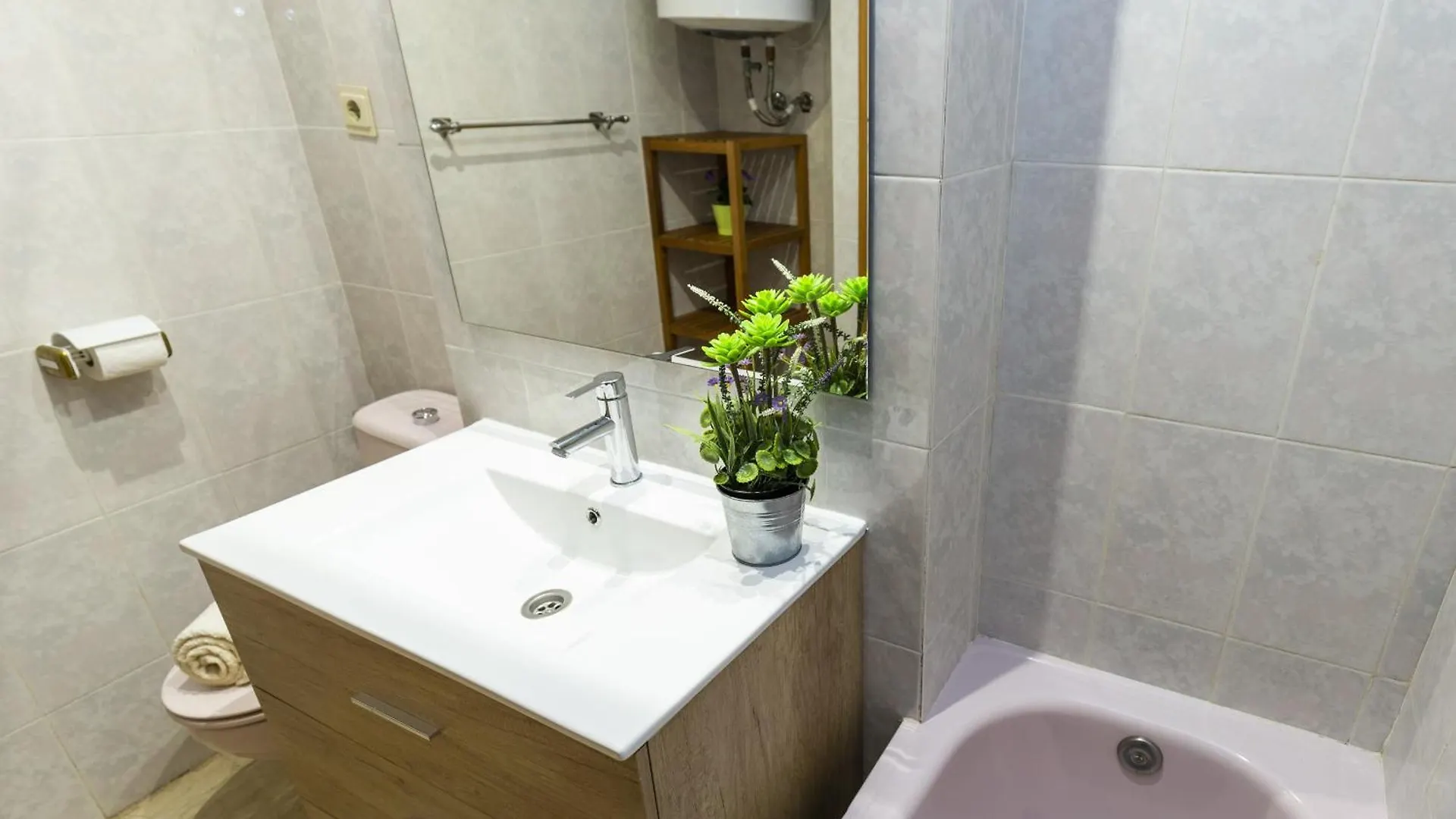 Aquamarina A Homestay By Turismar La Pineda 0*,  Spanien
